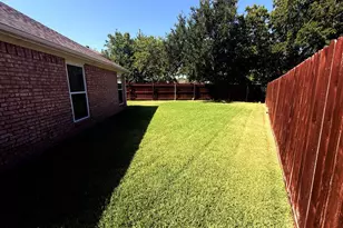 2749 Crystal Glenn Cir, Hurst, TX 76054 - Photo 26
