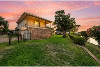 4813 Woodcreek Court, North Richland Hills, TX 76180 - Photo 4