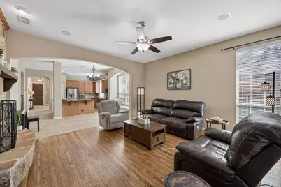 915 Wyndham Way, Allen, TX 75013 - Photo 4