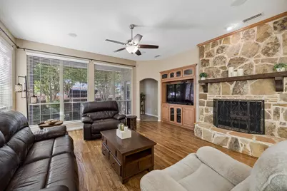 915 Wyndham Way, Allen, TX 75013 - Photo 6