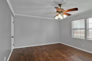 2706 Oak Cliff Ln, Arlington, TX 76012 - Photo 18