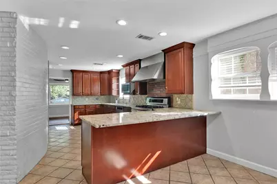 2706 Oak Cliff Lane, Arlington, TX 76012 - Photo 14