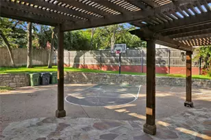 2706 Oak Cliff Ln, Arlington, TX 76012 - Photo 24