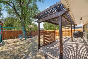 2130 Bowie Dr, Carrollton, TX 75006 - Photo 28