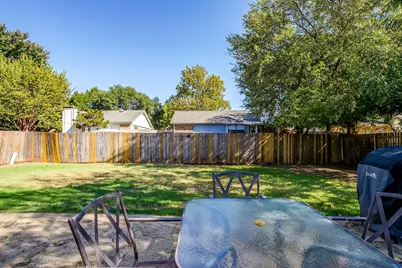 5921 Chisholm Trail, Haltom City, TX 76148 - Photo 34