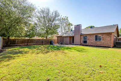 5921 Chisholm Trail, Haltom City, TX 76148 - Photo 40