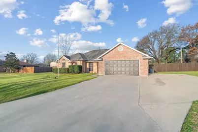 2013 Wood Trail, Azle, TX 76020 - Photo 2