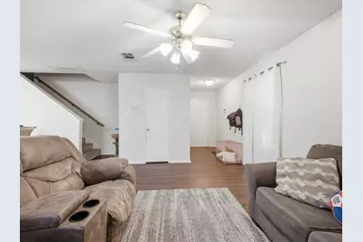 2001 Waleska Plaza, Dallas, TX 75211 - Photo 4