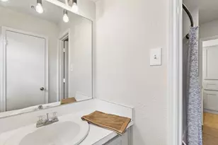 2005 Minnie Dr, Arlington, TX 76012 - Photo 12