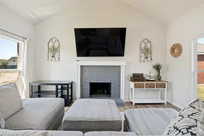 1562 Shalfont Lane, Garland, TX 75040 - Photo 6
