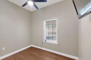 4214 Falls Dr, Dallas, TX 75211 - Photo 26