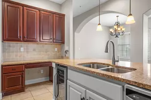 555 Via Amalfi, Irving, TX 75039 - Photo 10