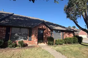 910 Austin, Weatherford, TX 76086 - Photo 2
