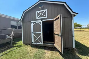 11225 County Rd 510, Venus, TX 76084 - Photo 22