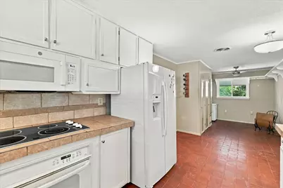800 Briarwood Boulevard, Arlington, TX 76013 - Photo 14