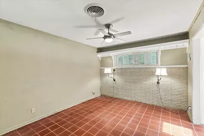 800 Briarwood Boulevard, Arlington, TX 76013 - Photo 12