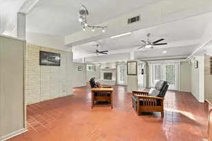 800 Briarwood Blvd, Arlington, TX 76013 - Photo 10