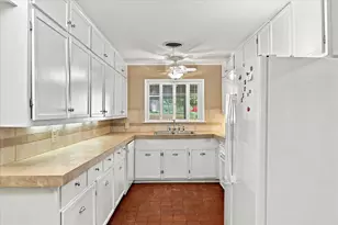 800 Briarwood Blvd, Arlington, TX 76013 - Photo 16