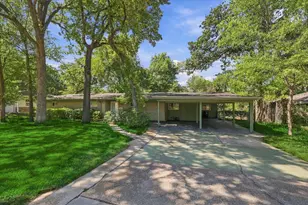 800 Briarwood Blvd, Arlington, TX 76013 - Photo 2