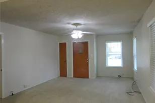 725 W Bullock St, Denison, TX 75020 - Photo 10