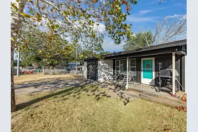 1306 Hulme Street, Bowie, TX 76230 - Photo 4