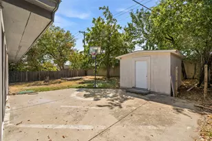 2508 Syracuse Dr, Irving, TX 75062 - Photo 36