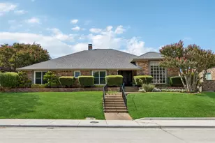 9639 Vista Oaks Dr, Dallas, TX 75243 - Photo 2