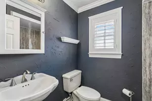 9639 Vista Oaks Dr, Dallas, TX 75243 - Photo 32