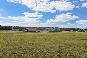 326 Lone Creek Dr, West, TX 76691 - Photo 32