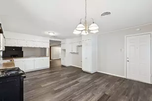 7009 Corona Dr, North Richland Hills, TX 76180 - Photo 20
