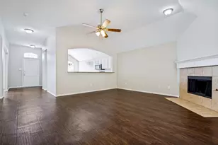 517 Saddlebrook Dr, Lancaster, TX 75146 - Photo 6
