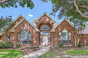 10804 Dry Creek Ln, Frisco, TX 75035 - Photo 2