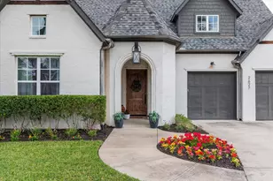 2627 Mt View Dr, Farmers Branch, TX 75234 - Photo 2