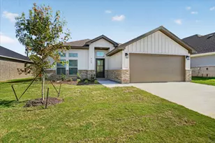 425 Rose Ave, Cleburne, TX 76033 - Photo 1