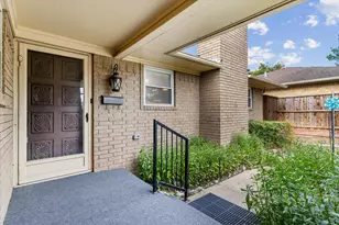 1801 Clear Point Dr, Garland, TX 75041 - Photo 6