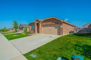 412 Foxhunter St, Fort Worth, TX 76131 - Photo 26