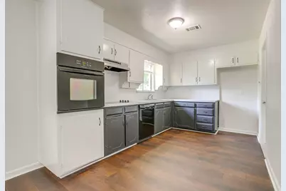 128 SE Robert Street, Burleson, TX 76028 - Photo 14