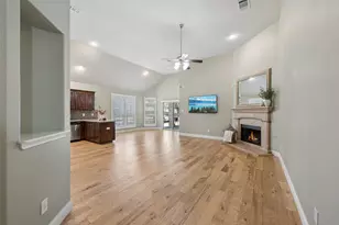 5837 Tuleys Creek Dr, Fort Worth, TX 76137 - Photo 8