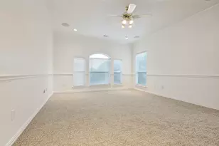 8925 Hunters Glen Trail, Fort Worth, TX 76120 - Photo 18