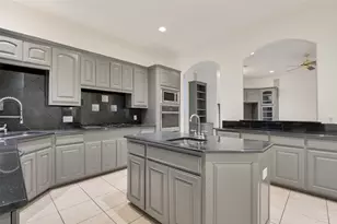 8925 Hunters Glen Trail, Fort Worth, TX 76120 - Photo 6