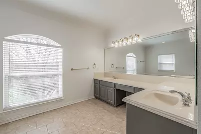 8925 Hunters Glen Trail, Fort Worth, TX 76120 - Photo 30
