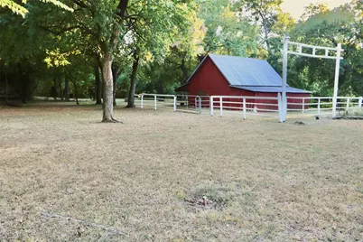 307 Honey Grove St, Roxton, TX 75477 - Photo 32