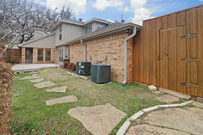 14824 Sopras Circle, Addison, TX 75001 - Photo 36