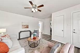 3728 Hardeman St, Fort Worth, TX 76119 - Photo 8