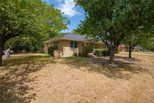 223 Hillcrest St, Sanger, TX 76266 - Photo 4