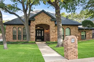 4909 Rockford Ct, Arlington, TX 76017 - Photo 2