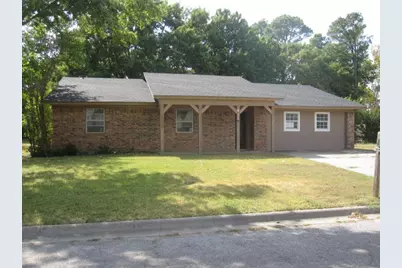411 Ashland Drive, Gainesville, TX 76240 - Photo 1