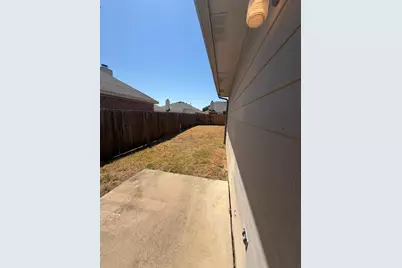 605 Prairie Gulch Drive, Fort Worth, TX 76140 - Photo 18