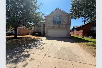 605 Prairie Gulch Drive, Fort Worth, TX 76140 - Photo 2