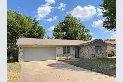 2004 Glenwick Lane, Irving, TX 75060 - Photo 2